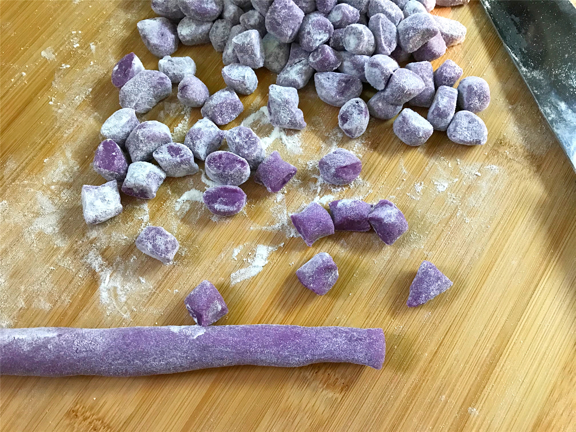 做芋圆的时候揉不成团太黏手,做芋圆不成形是什么原因