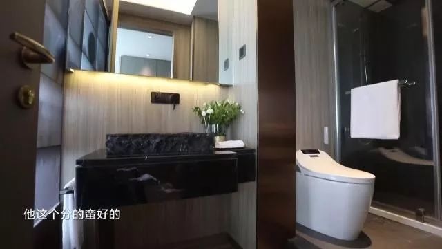 大师设计的湖景房,设计师设计两百平别墅