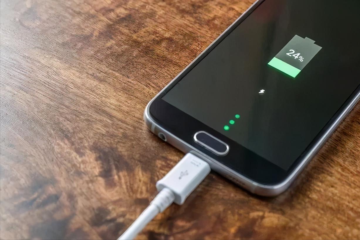 怎样充手机电池使用寿命最长,手机充电注意事项与保养