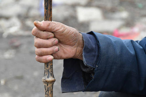 22岁小伙创业年收入200万,25岁小伙3次创业3年赚1700万完整版