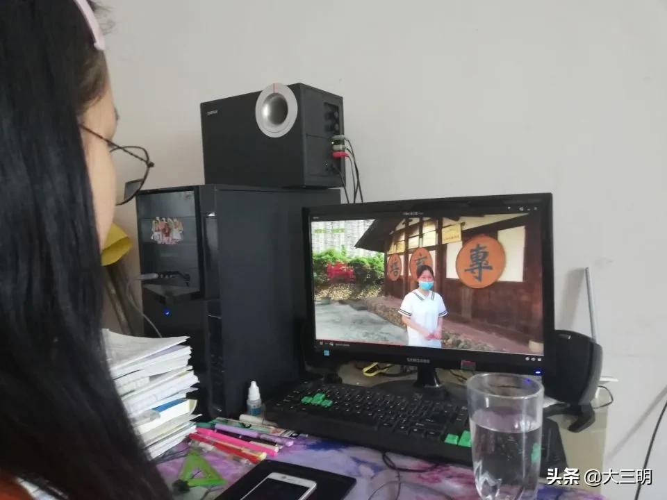 重温红色经典传承革命精神演讲,走进红色课堂传承红色基因广播稿