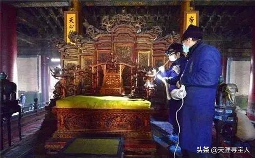 故宫的龙椅是什么朝代的,故宫的龙椅是什么材质值多少钱