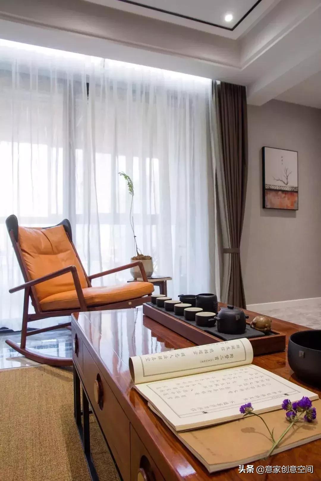 电视墙挖个洞，电视柜就不用买了，这套新中式三居室太好看了！