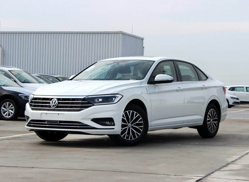 这台“小*萨特帕**”，次低配车型1.2T+5挡手动，13.89万值得买吗？