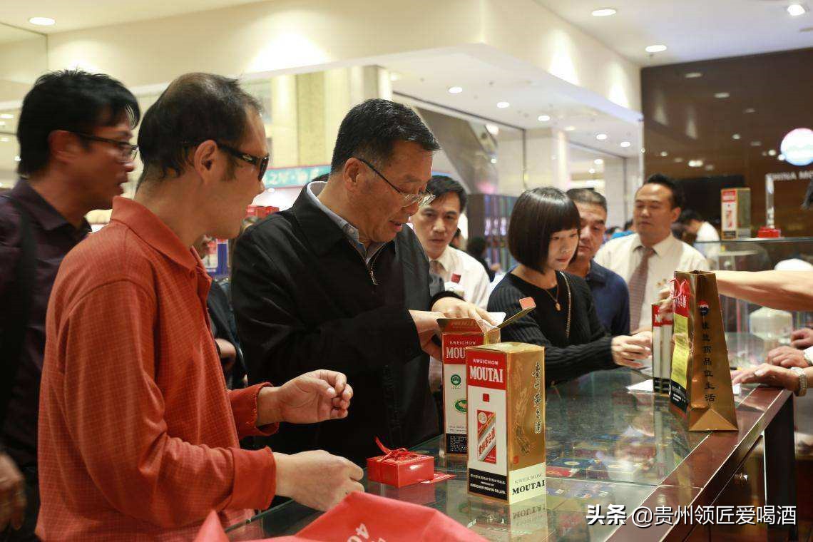 买白酒一般要买哪种白酒,白酒知识如何区分瓶装白酒的好坏