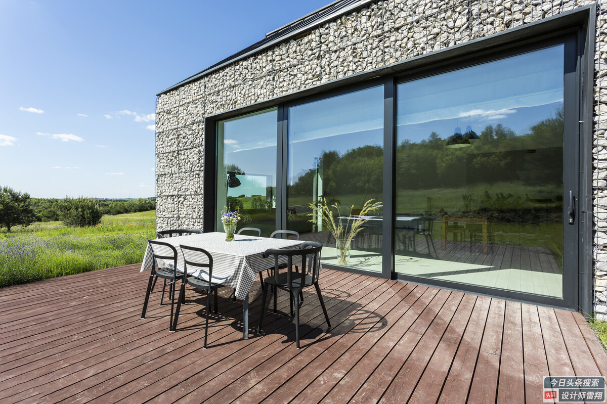 屋顶花园那么好看，下雨了该咋办？别担心，庭院设计师告诉您