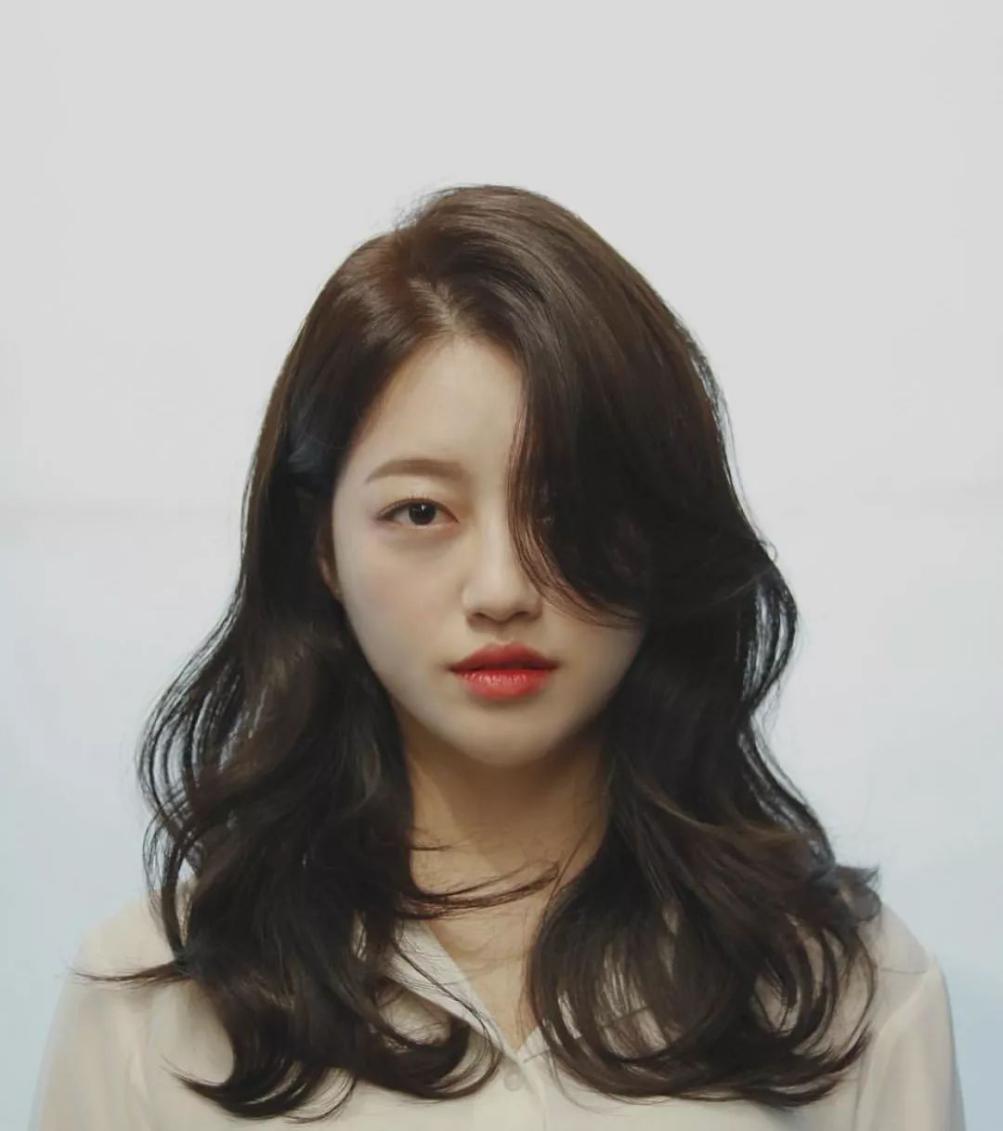 为什么有人适合烫卷发,有人却不适合?看完这篇你就懂了