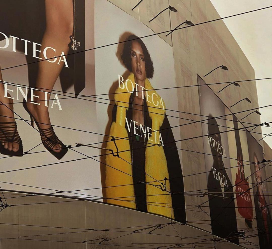 也太时髦了吧，怪不得女明星人手一只