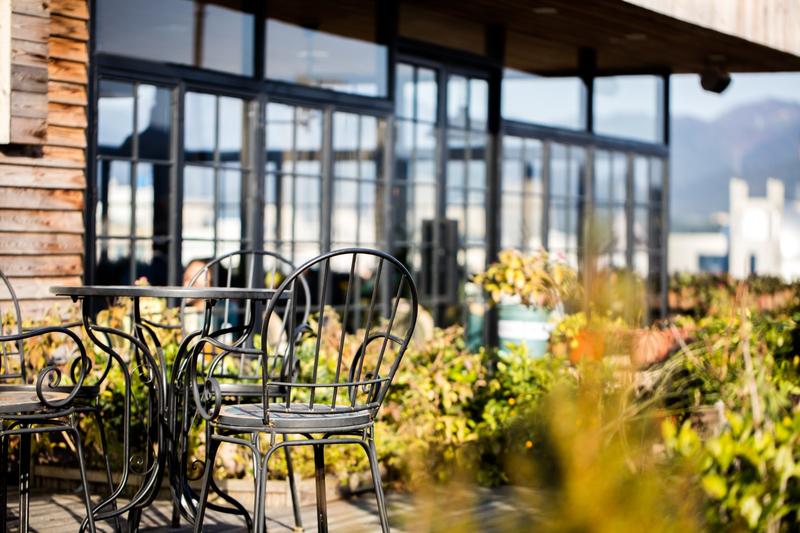 买房找房产中介还是售楼处好,买房直接上售楼处还是找房产中介