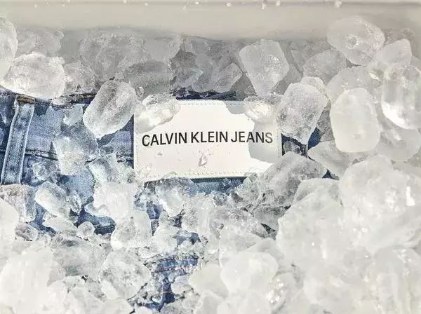 What！竟然有人冬天只用穿这一条裤子……赛格CK快闪店给你答案