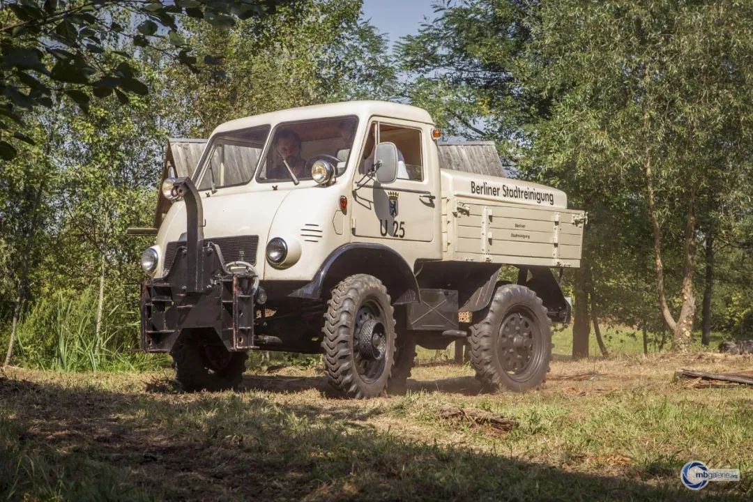 一个可以拉火车的四驱车,曾被吉尼斯世界纪录表彰