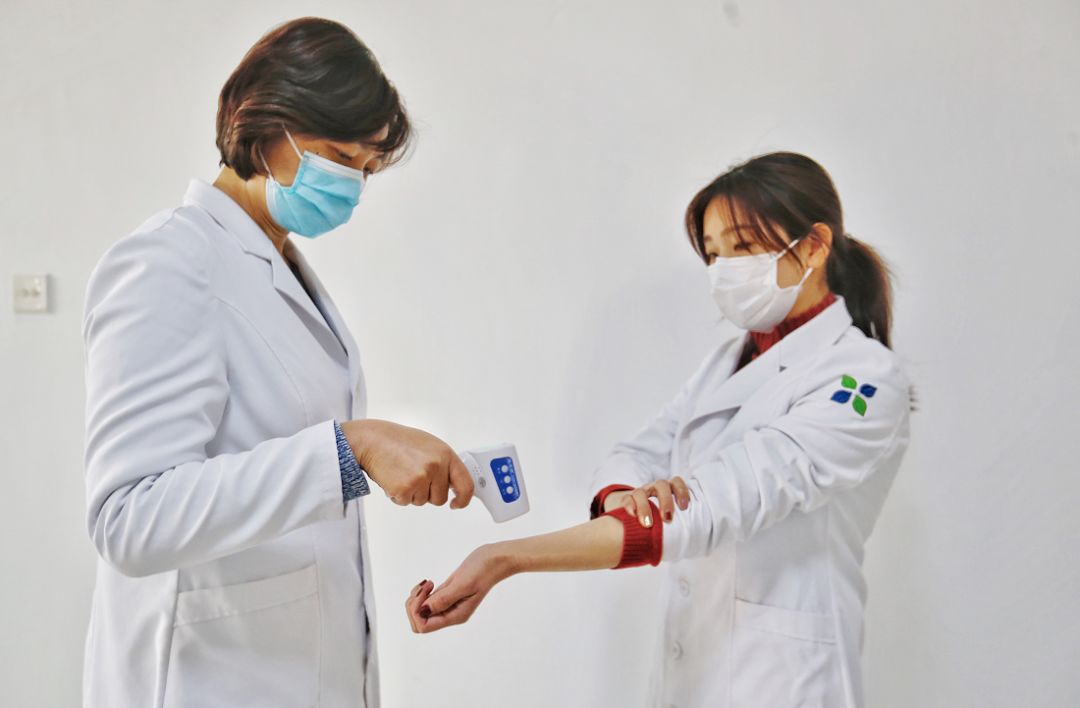 非接触式红外体温计开关,倍尔康非接触式红外体温计180