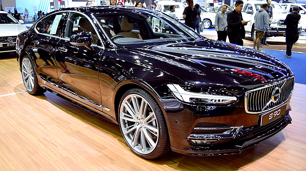 沃尔沃xc60和辉昂和君越选哪个好,18年辉昂和19年辉昂有什么区别