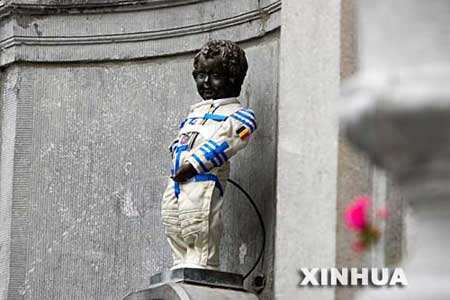 还在买无趣纪念品?来看看导航T恤、袋鼠蛋蛋零钱包和尿尿小童