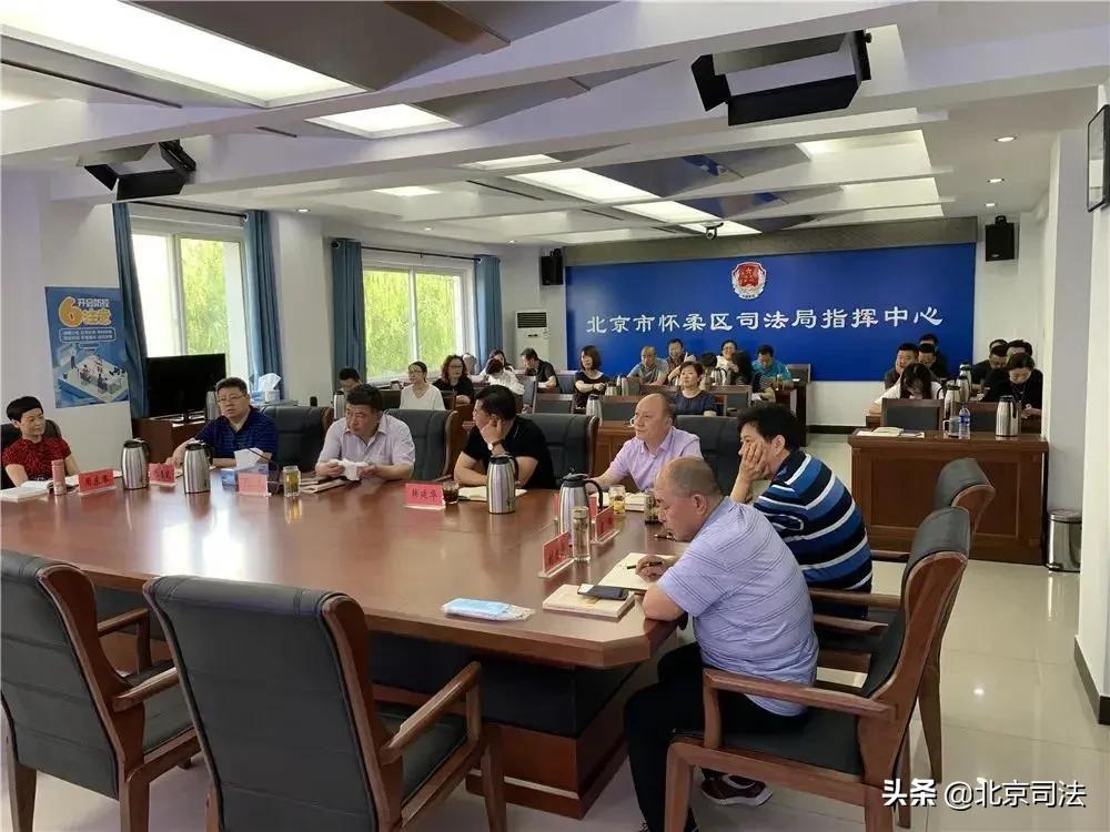 锦旗背后是社区矫正工作者的默默付出