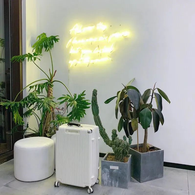 五一必备万向轮复古行李箱,万向轮复古行李箱