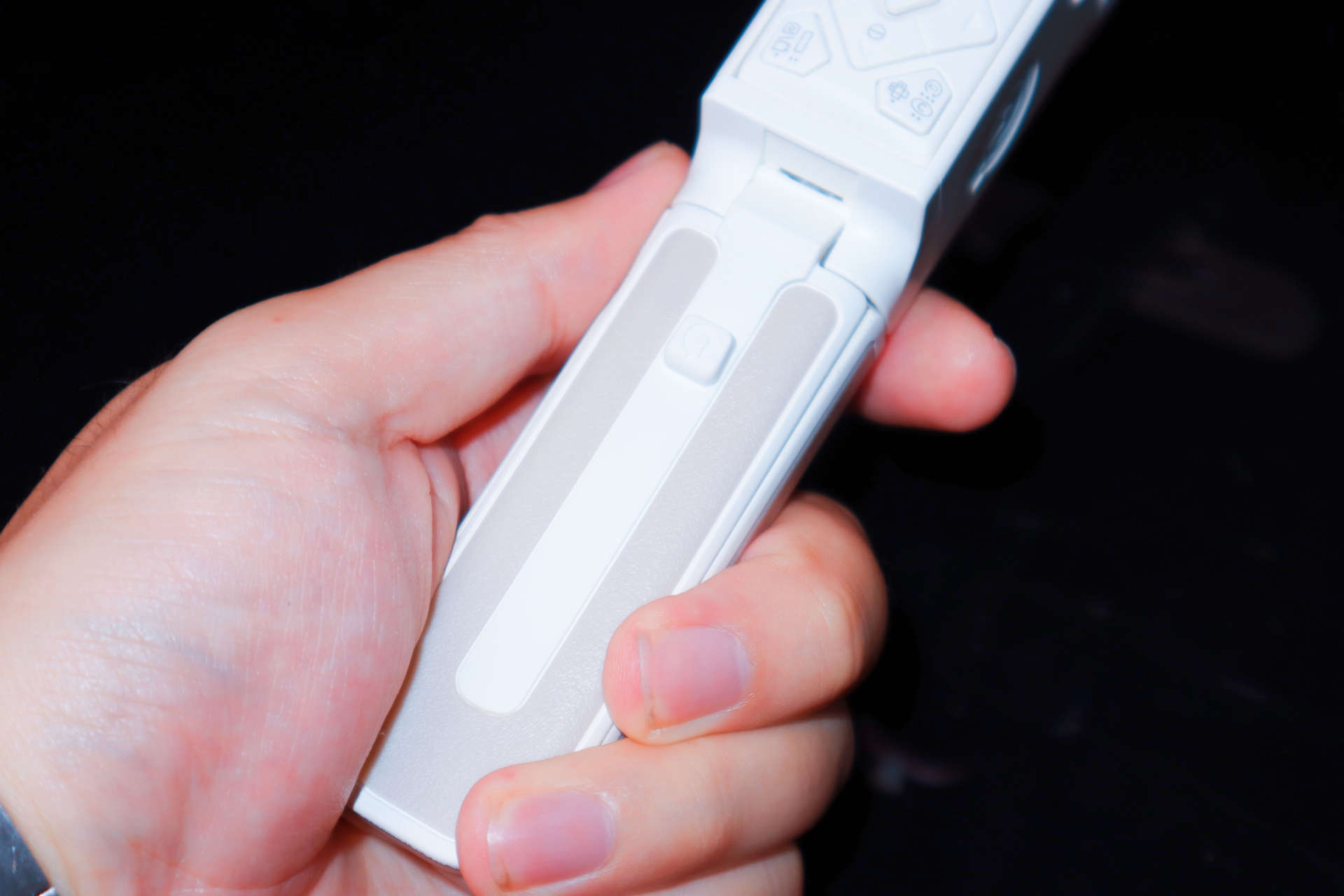 这才是自拍杆的完美形态,它就是浩瀚卓越小Q稳拍杆,不服来战