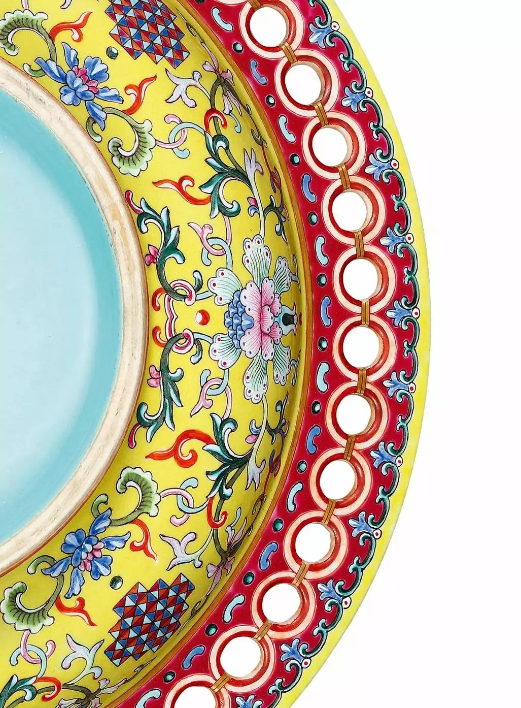 香港拍卖过亿的瓷器图片,香港保利瓷器拍卖图片