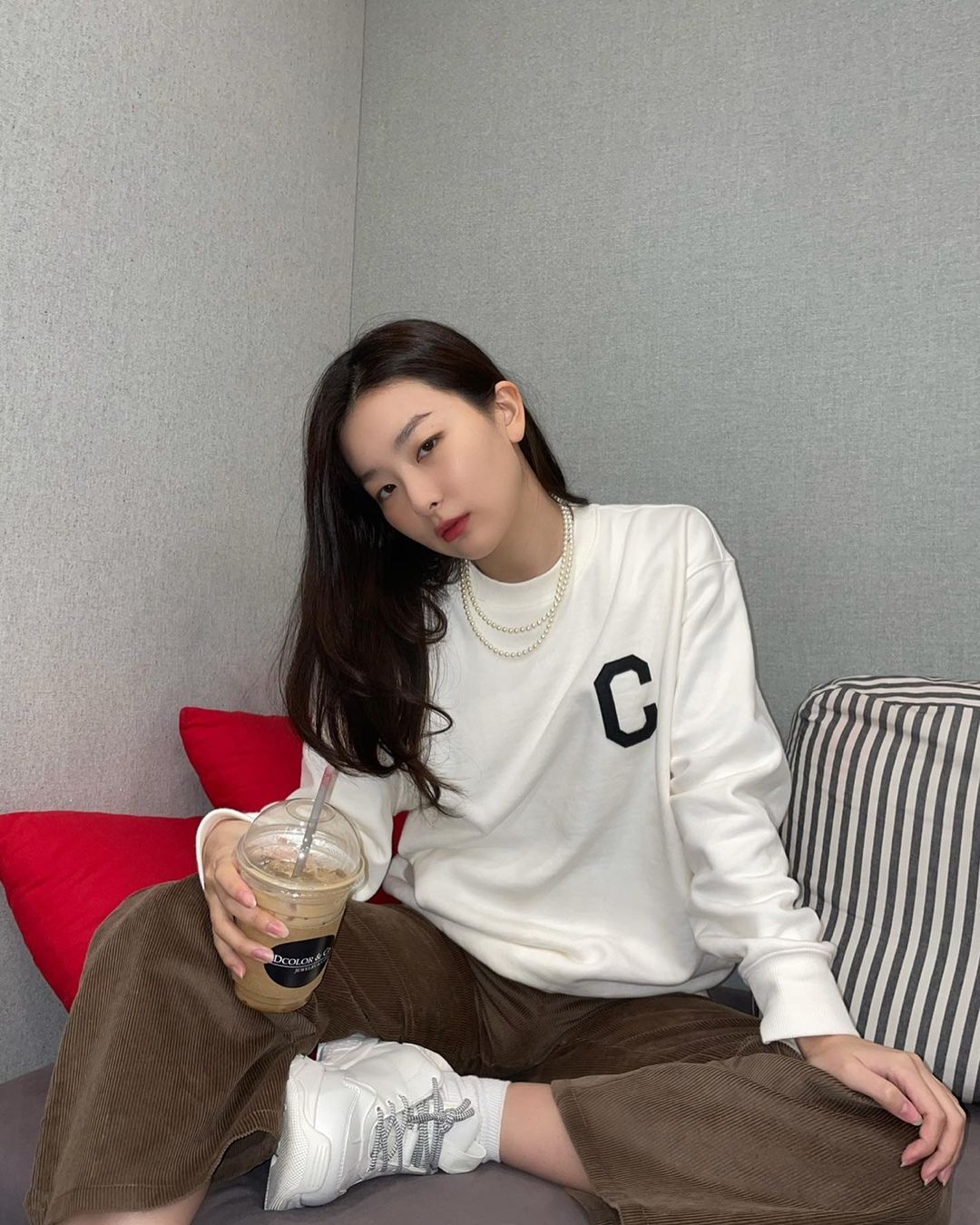 小白鞋发黄怎么洗白小技巧,小白鞋发黄怎么洗白简单