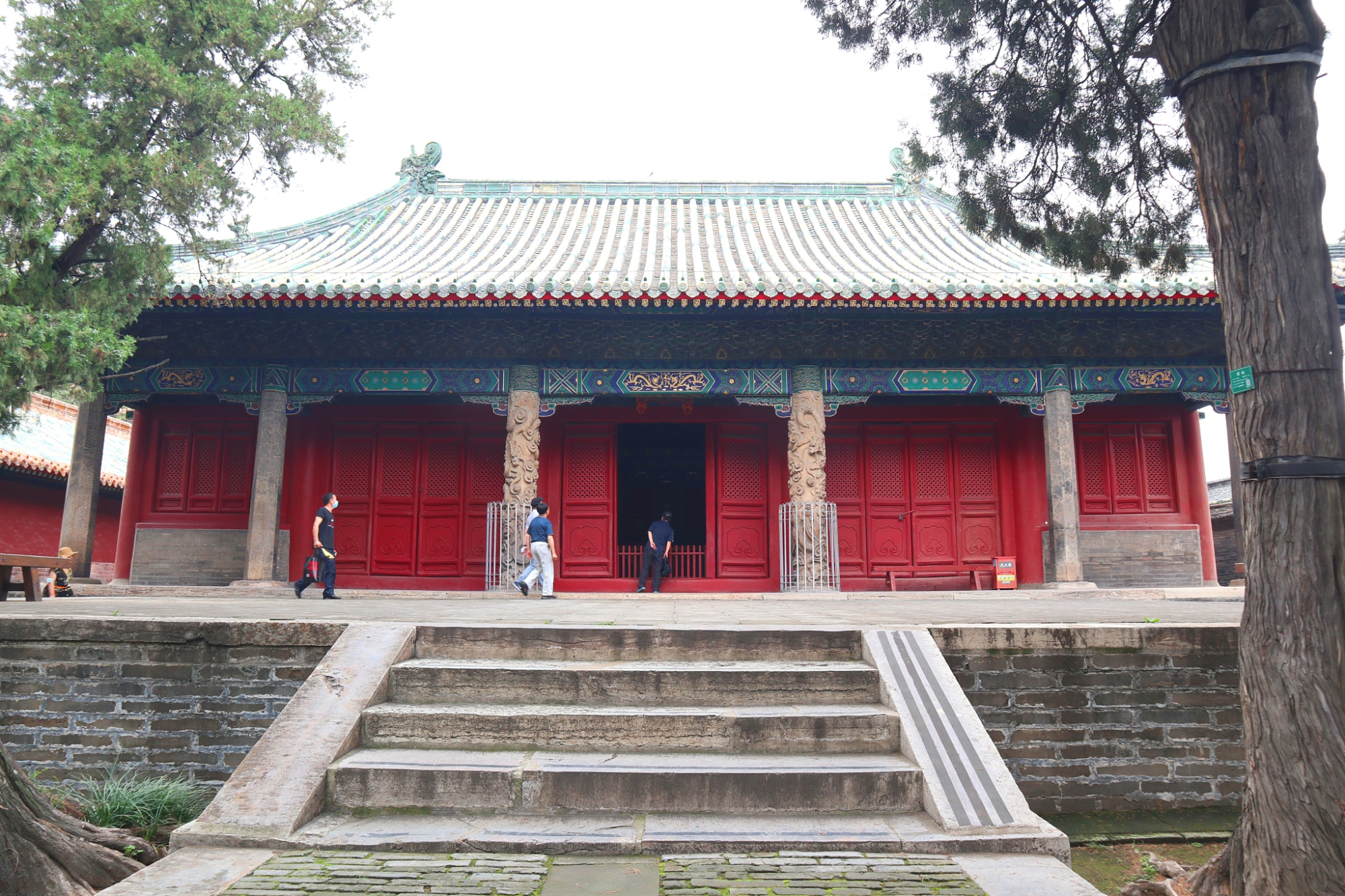 山东曲阜孔氏祠堂,曲阜孔庙家谱