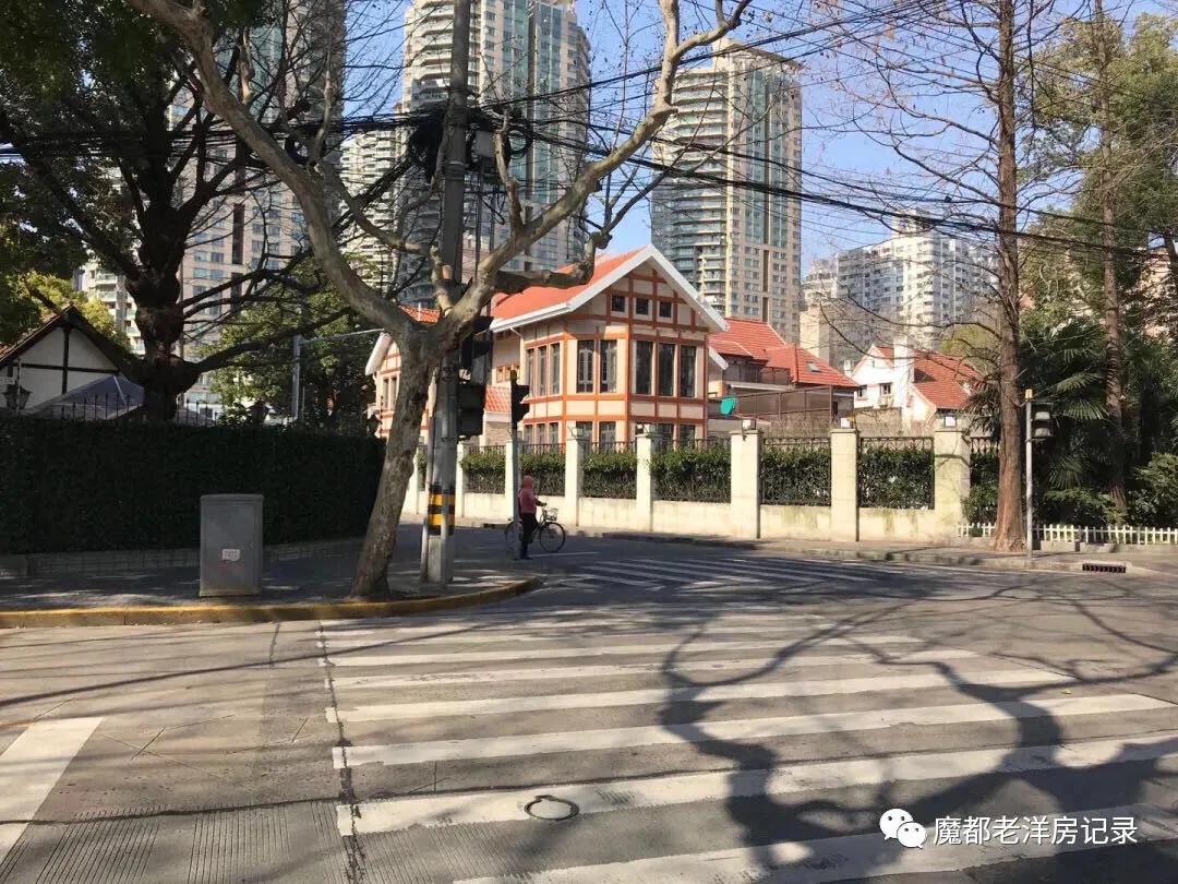 徐汇区华山路905弄汇益花园,700万苏式园林别墅255平独栋