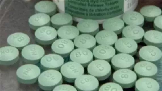 “我吸毒了，我妈喂的！”