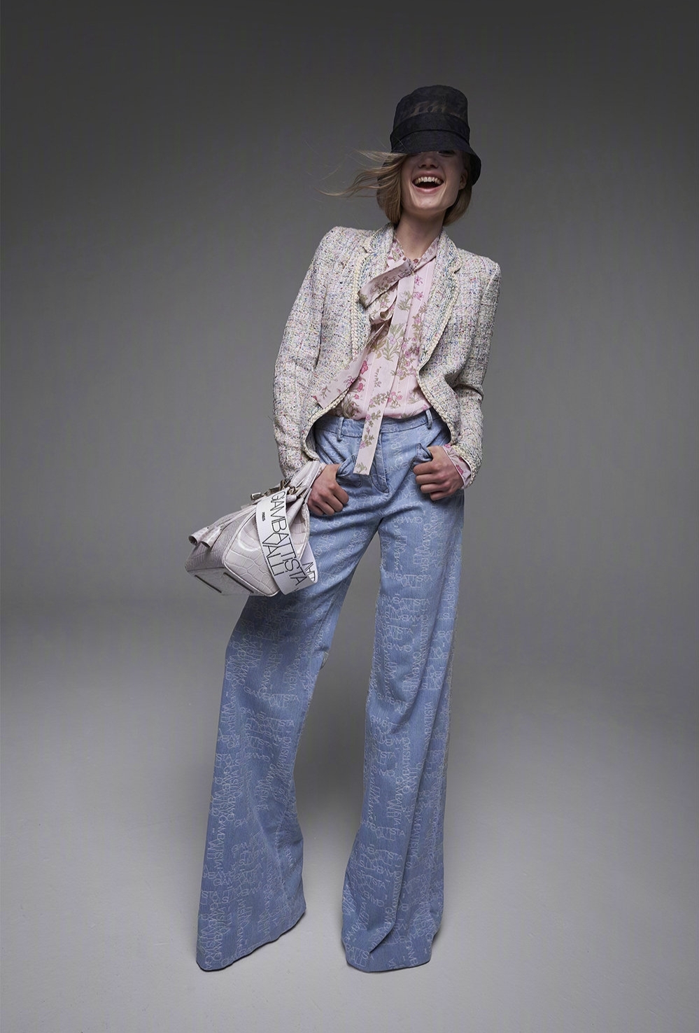 夏季碎花连衣裙适合什么年纪穿,雪纺碎花连衣裙长袖长款怎么穿搭