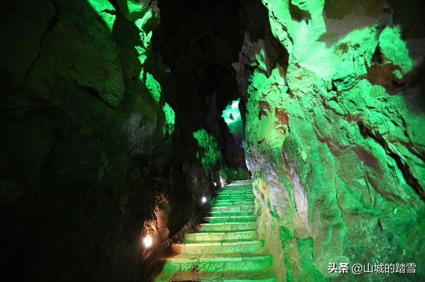 遇龙河乘竹筏漂流，打卡20元人民币取景地，漓江山水画卷尽收眼底