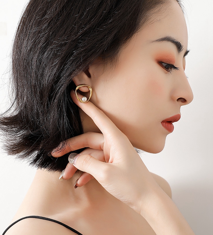 耳环怎么搭好看,耳环怎么搭出高级感