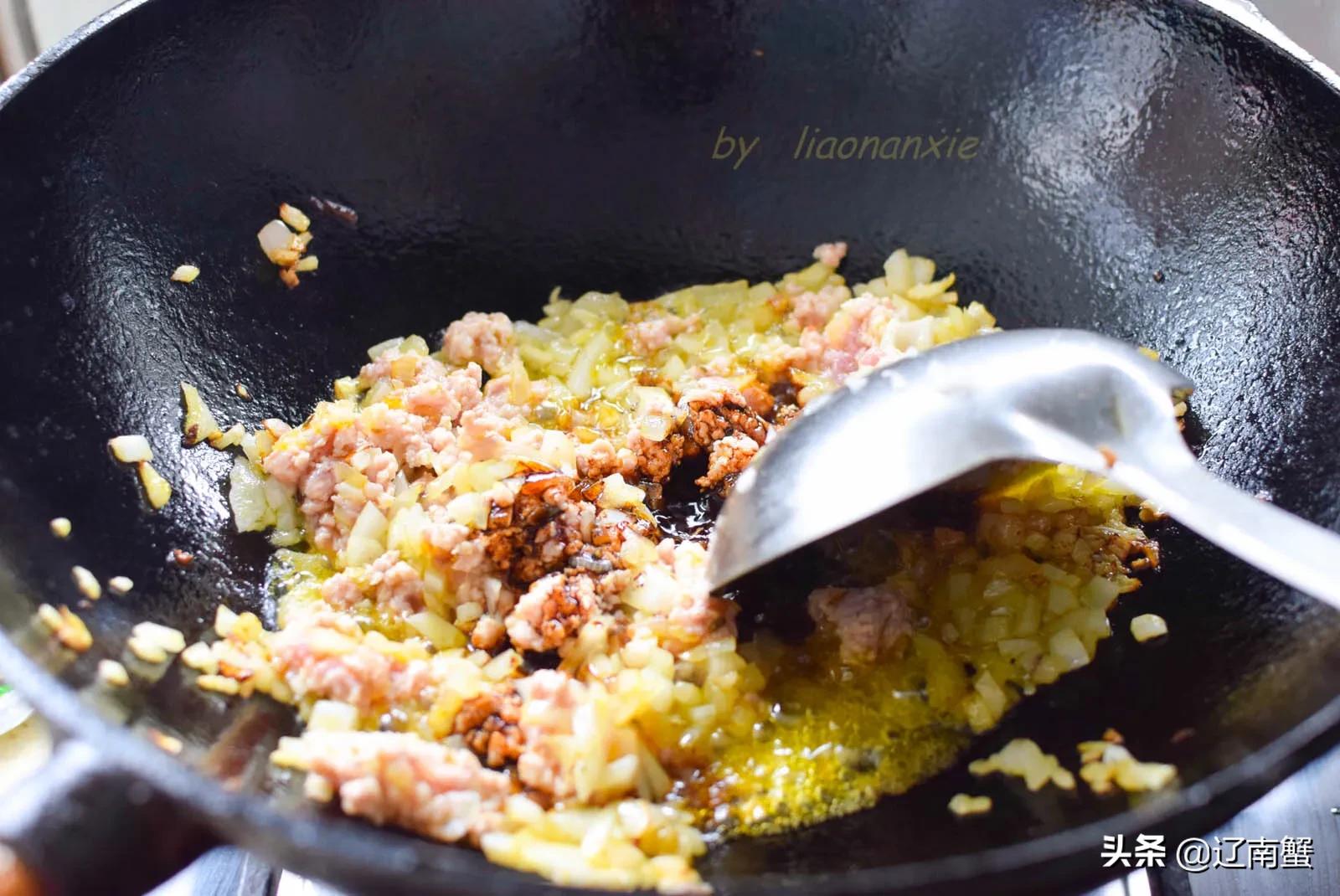 干菜包子掺什么蒸好吃,梅干菜肉包子馅蒸40分钟