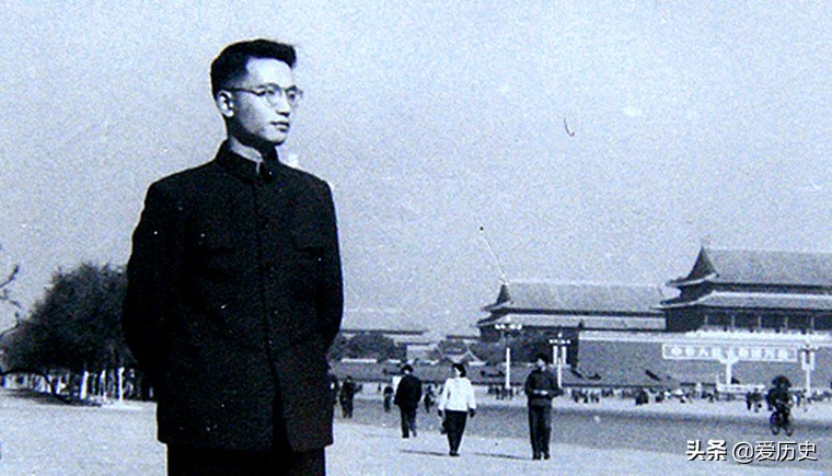 建国初期的“跨界男神”集学霸、体育明星于一身后成一代大家
