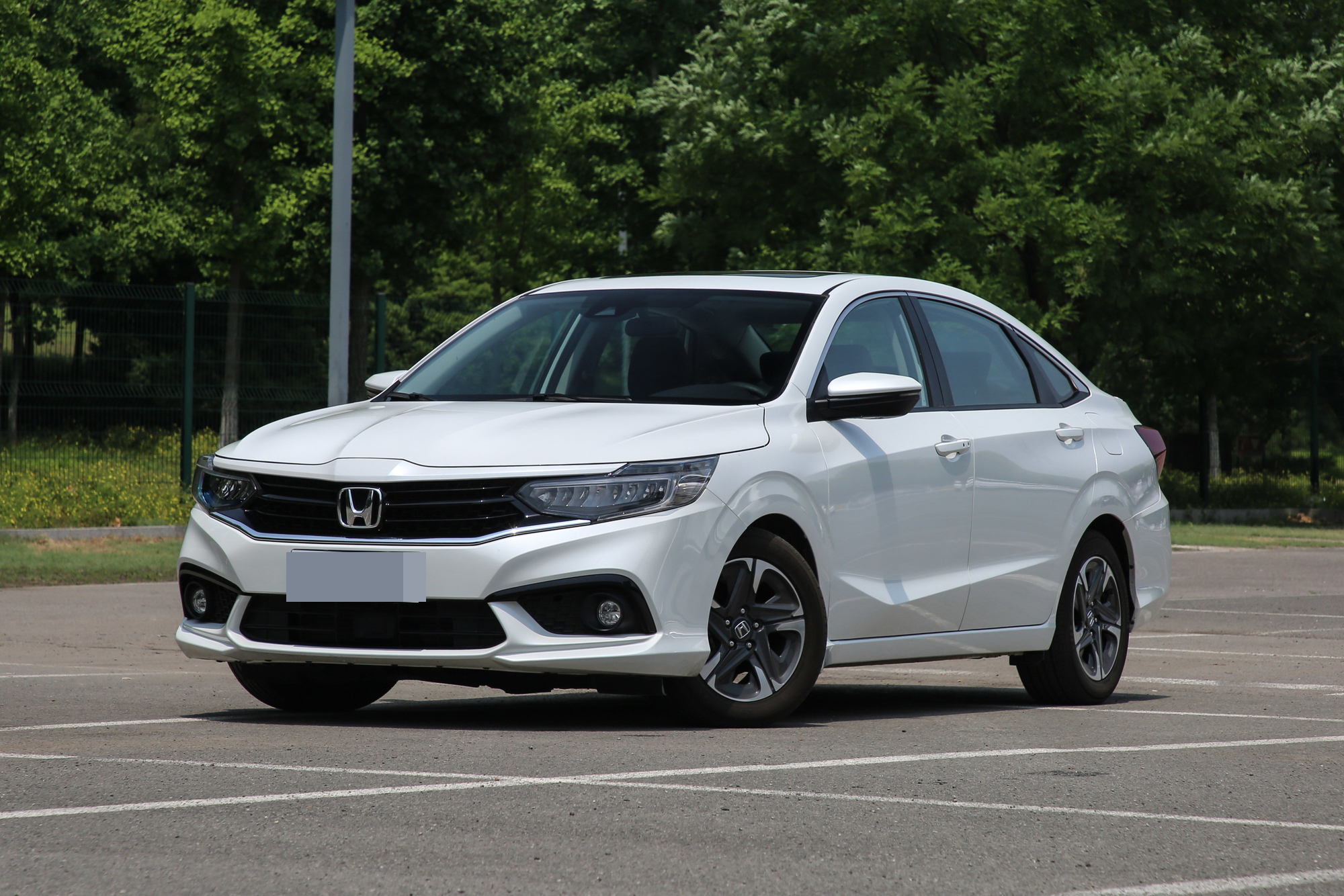 刚上市三天销量破万仅售12万,上市一天销量破万