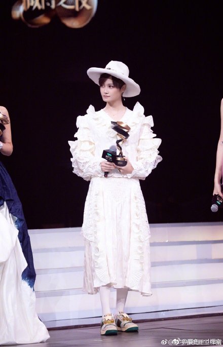 微博之夜杨幂尴尬,微博之夜走秀杨幂吐槽