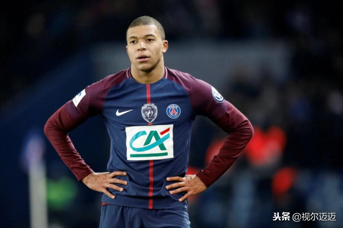 忘却偶像，姆巴佩在房间撤下C罗海报