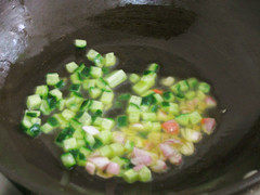 家常版蛋包饭的做法,蛋包饭美食教学