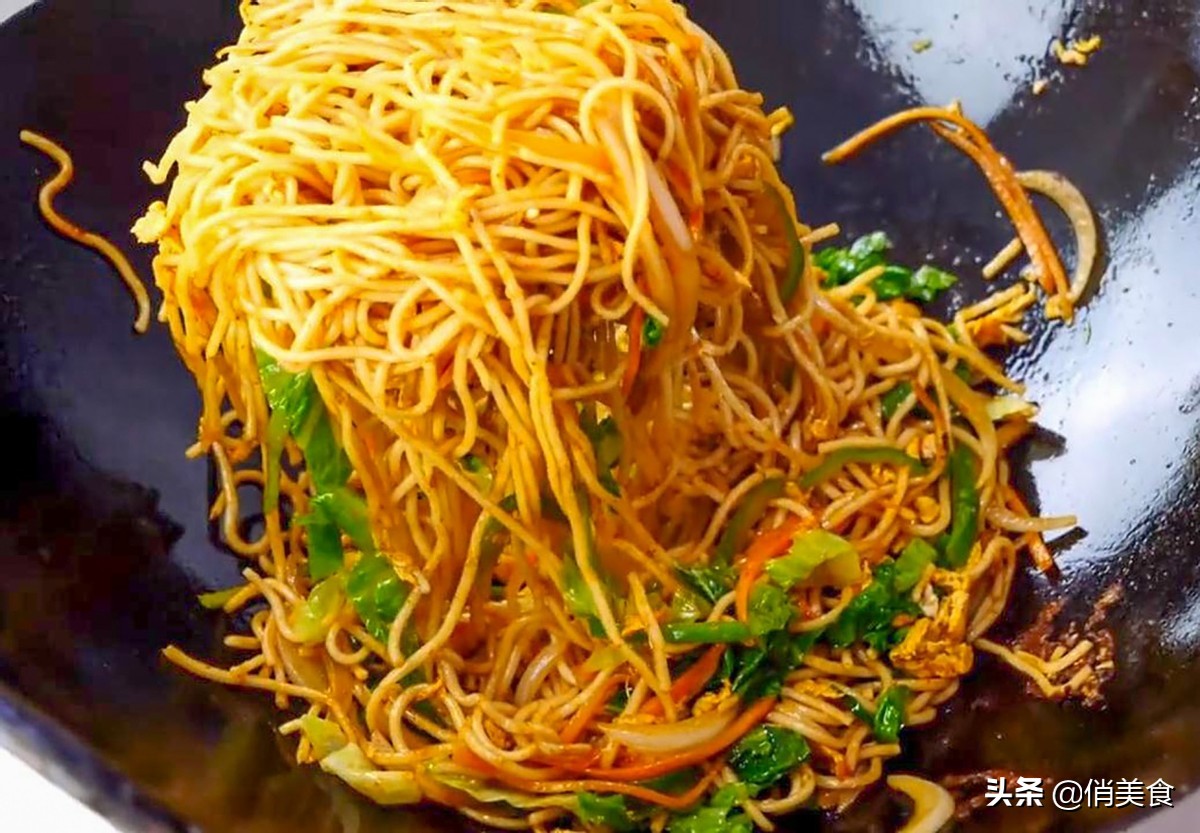 想吃炒面怎么做好吃,在家就能炒出街边风味炒面