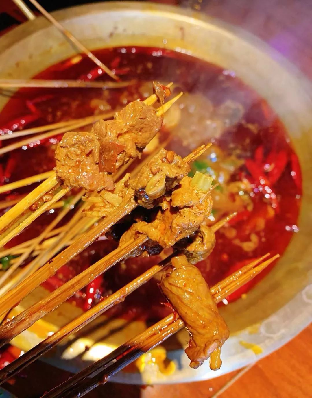 藏在火锅店里的最强演艺,吃着火锅听着歌,长春这家店真是嗨爆了