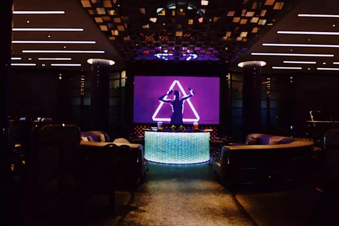 住过无数家W,却被新开业的西安W迷到愣神！原来真存在流光溢彩的梦