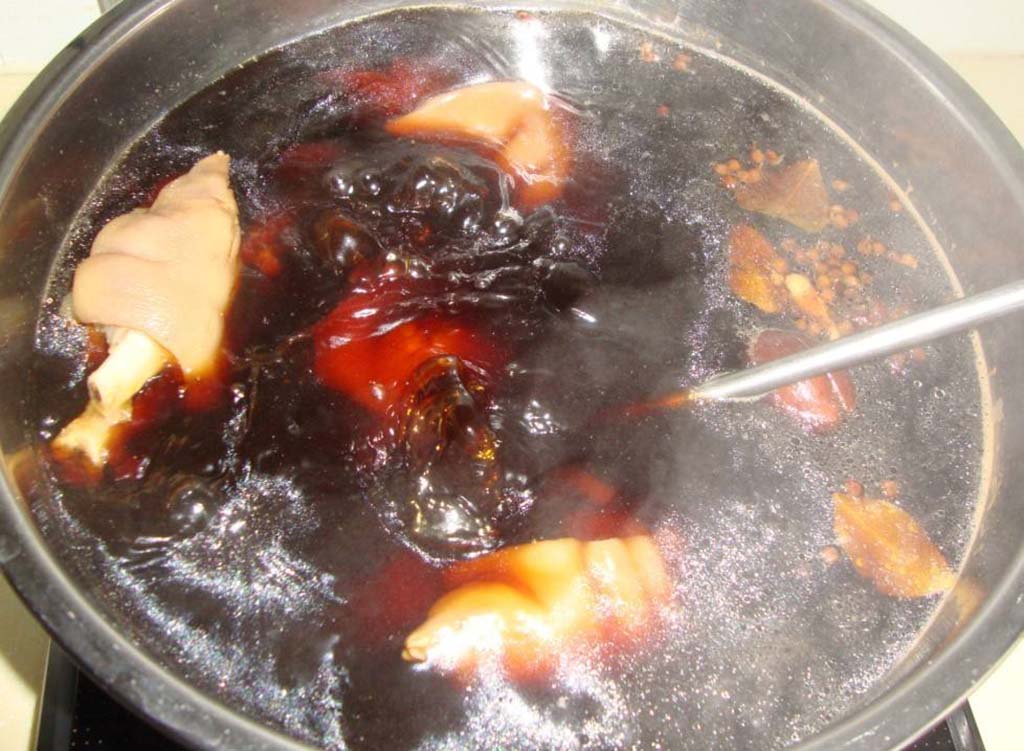 做卤菜最佳上色方法,卤菜上色技巧的视频