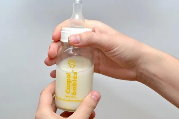 婴儿奶粉冲泡方法,奶瓶冲泡奶粉的正确方法