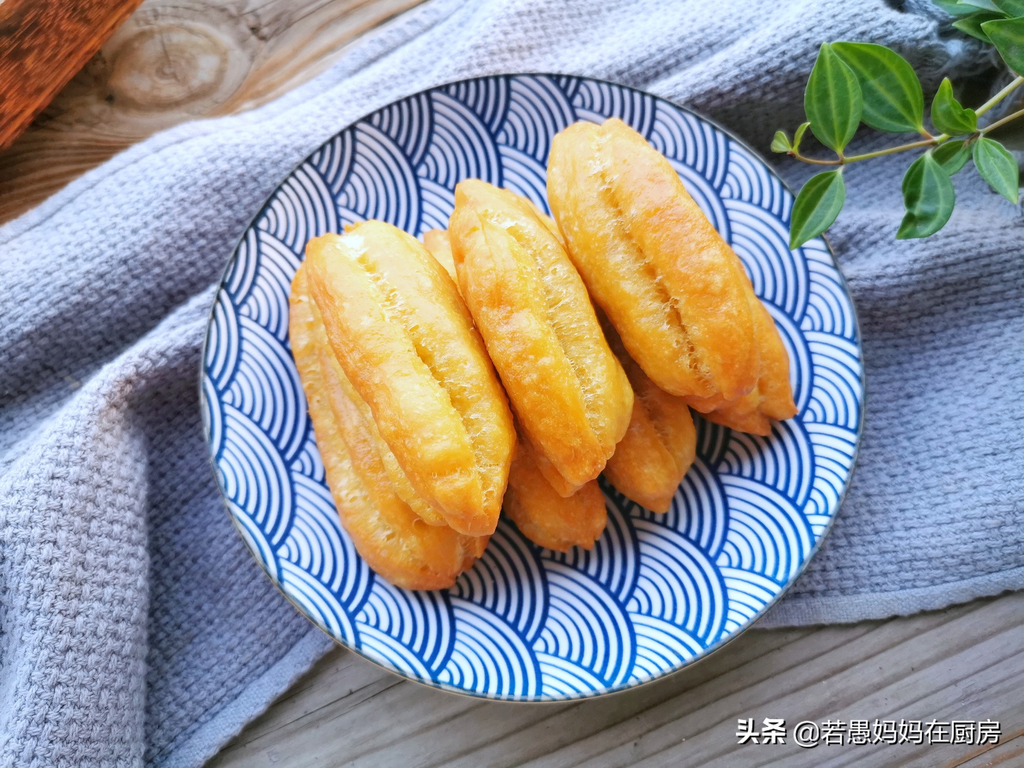 炸油条用酵母粉和苏打粉,油条用酵母粉和泡打粉哪个好