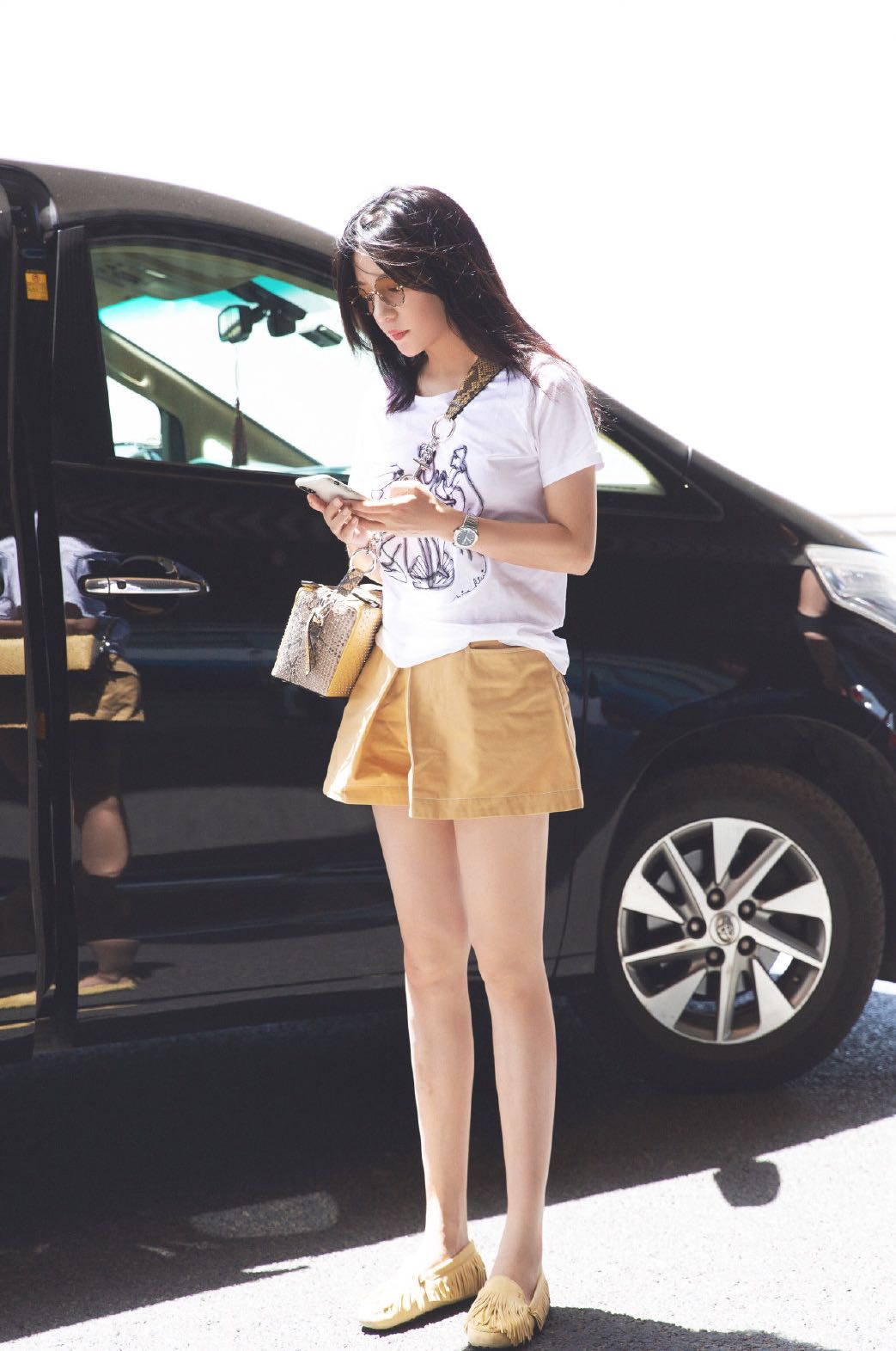 赵薇穿斗篷图片,赵薇穿灯笼袖照片