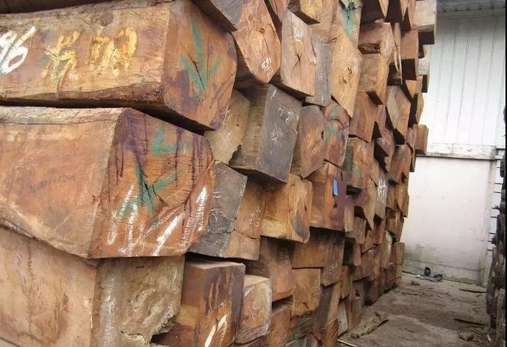 造假花梨的区别与特征,如何辨别缅甸花梨掺假