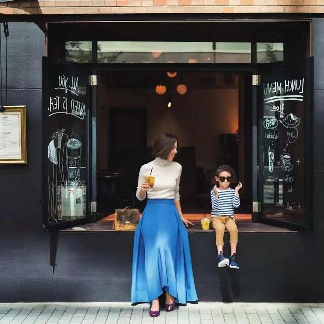 典雅蓝色搭配什么颜色好看,高贵优雅的蓝色搭配