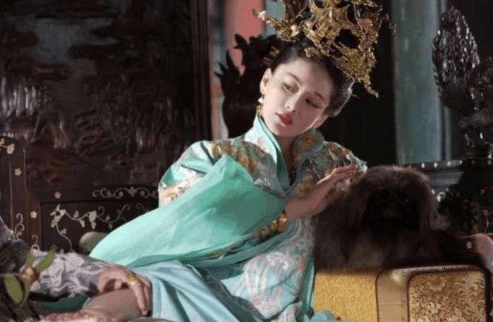 拂尘断了利剑,公元168年的鲜血,泡软了东汉的社稷之根!