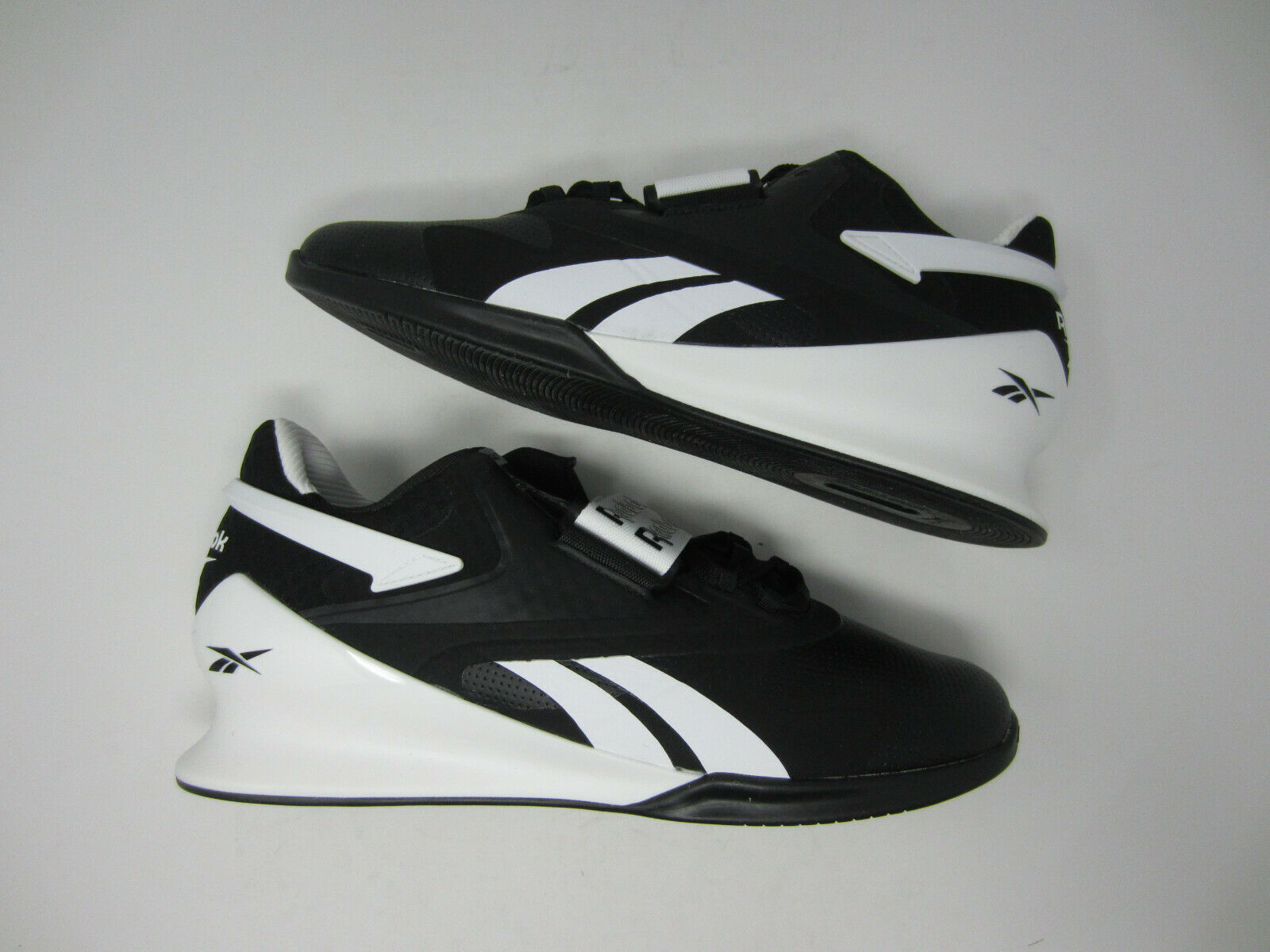 吕小军举重鞋和安踏举重鞋区别,安踏在国外健身圈被吕小军带火了