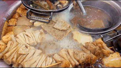 在民德路开了16年的水煮店，花甲肉腰子鸡脚都是心头好|城食19