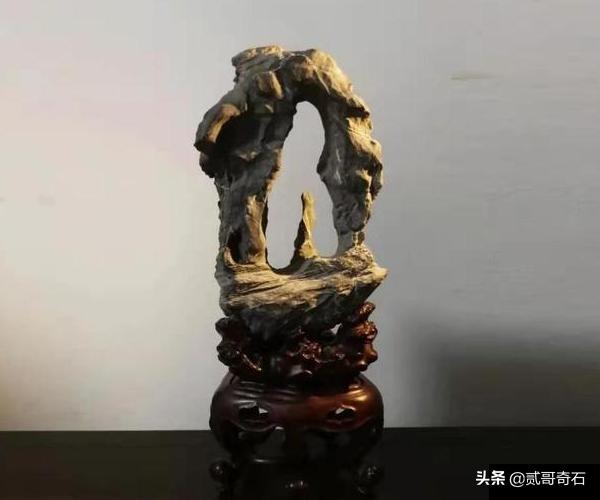 以280万高价成交的灵璧石《悟道》，小朋友们纷纷表示看不懂了