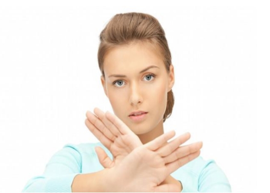 两块钱的红霉素软膏有什么用途,2块钱的红霉素软膏能祛斑吗