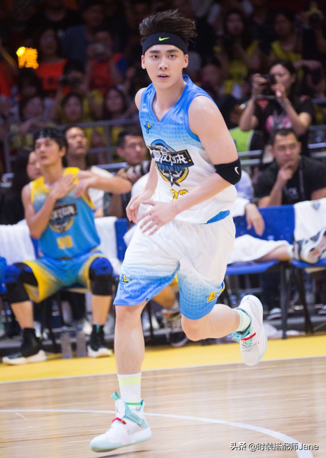 李易峰最新穿搭,李易峰出席活动穿搭